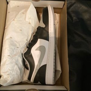 Jordan 1 shadow grey white black low size 13 mens
